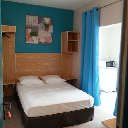 L'Annexe 66 , Saint Denis Centre Ville , A 200 M De La Rue Pietonne , Du Petit Marche Et Du Leader Price , Sur Une Rue Calme, Parking Gratuit Sur La Rue Стая снимка